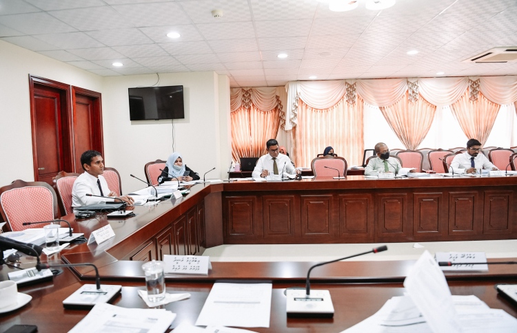 އޮކްސިޖަން ހިޔާނާތް: ކޮމިޓީގެ ނިންމުން ތަޅުމަށް