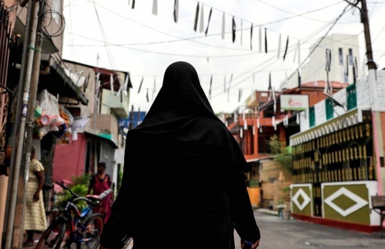 ސްރީ ލަންކާގައި މޫނު ބުރުގާ މަނާކުރަނީ