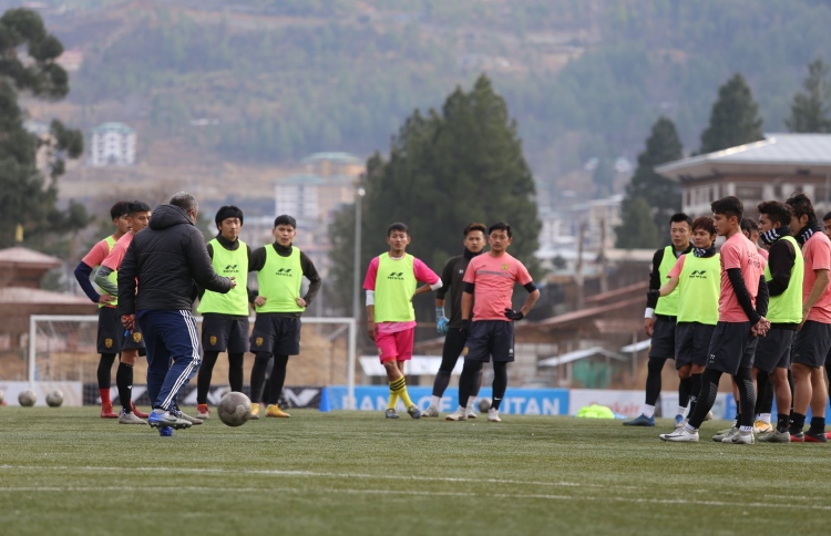 އީގަލްސް މެޗަކީ ތިމްޕޫ އަށް ޗެލެންޖެއް