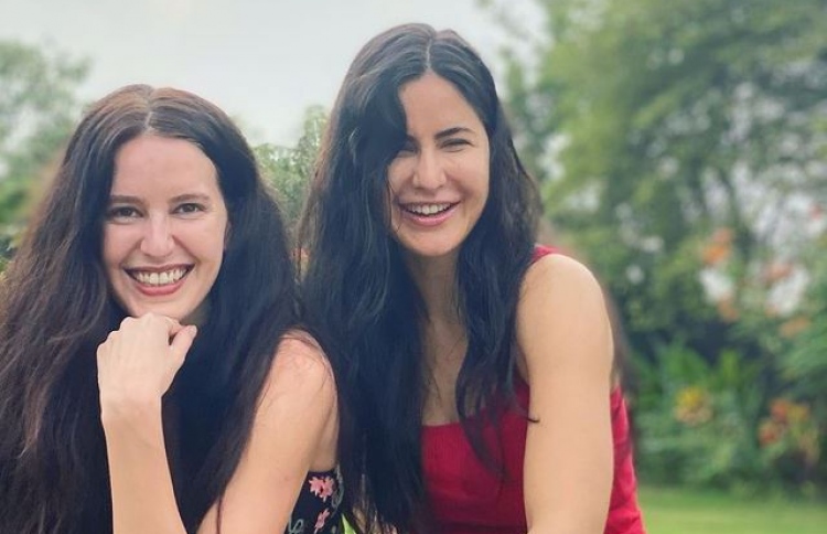 އެކްޓިން އަށް ލޯބި ޖެހުނީ ކެޓްރީނާއާ ހެދި: އީޒަބެލް