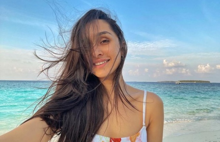 ދެ ހަފުތާ ފަހުން ޝްރަދާ އަނެއްކާވެސް ރާއްޖޭގައި