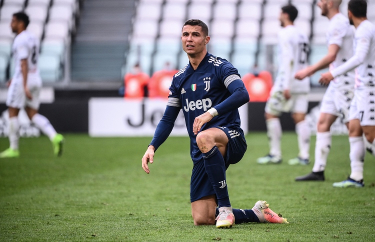 ޔުވެންޓަސް ބަލިިވިއިރު، މިލާން މުހިއްމު މޮޅެއް ހޯދައިފި