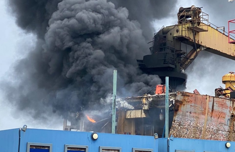 ތިލަފުށީގައި އޮތް ބޯޓެއްގައި އަލިފާނުގެ ހާދިސާއެއް