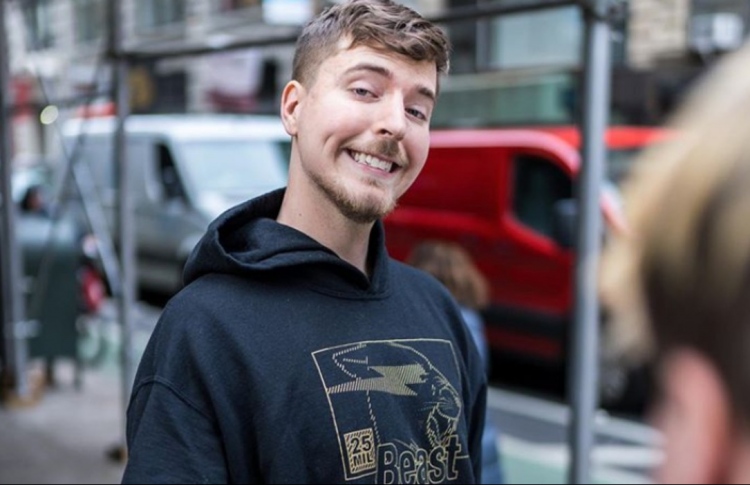 ޔޫޓިއުބުން 250،000 ޑޮލަރު ހޯދުމުގެ ފުރުސަތު