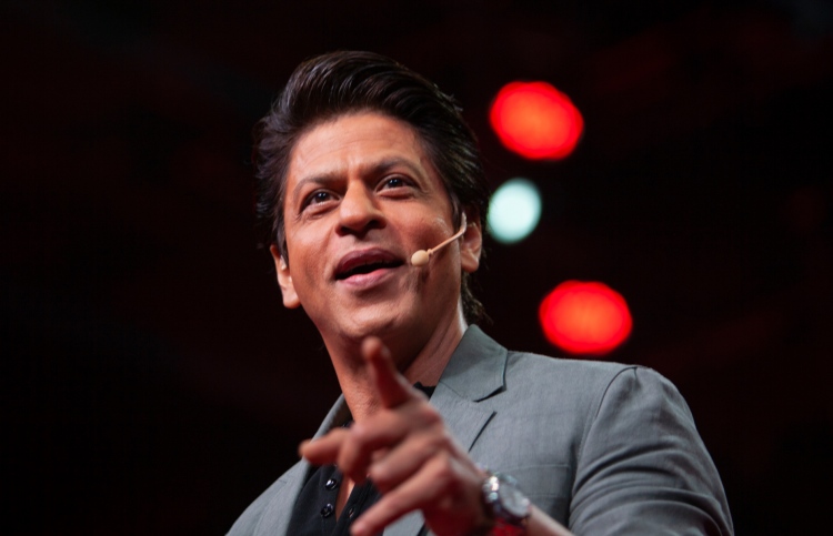 "ޒީރޯ" ގެ ނާކާމިޔާބީން ޝާހްރުކްގެ އަގު 100 ކްރޯޑަށް