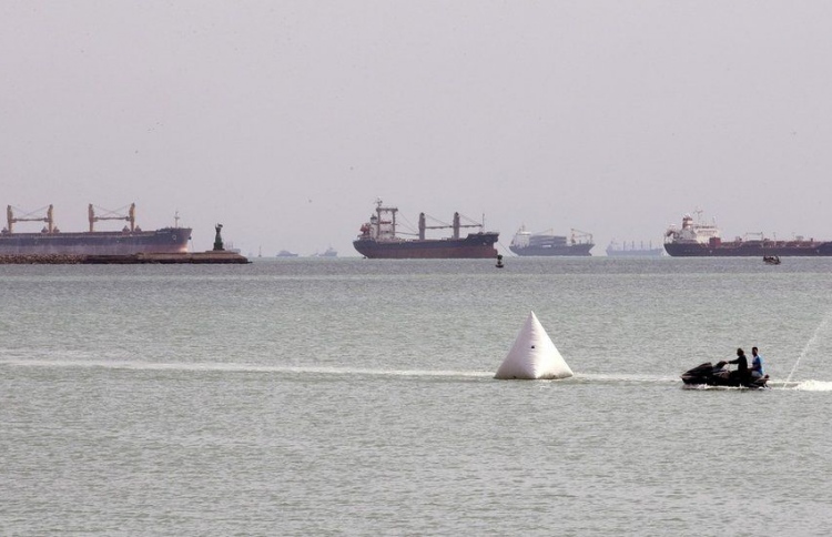 ބޯޓު ހުރަސްވުމުން ރަތް ކަނޑުގައި "ޓްރެފިކް ޖޭމް"އެއް