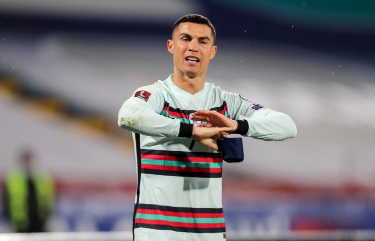 ލަނޑު ބަލައިނުގަންނަން ނިންމުމުން ރޮނާލްޑޯ ރަތަށް