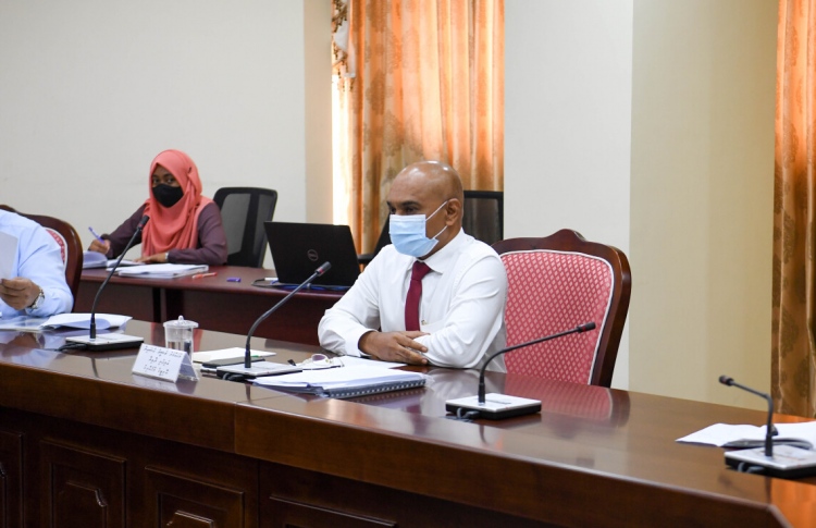 40 ޕަސެންޓު ކެފޭ/ރެސްޓޯރަންޓު ދަނީ ބަނގުރޫޓުވަމުން