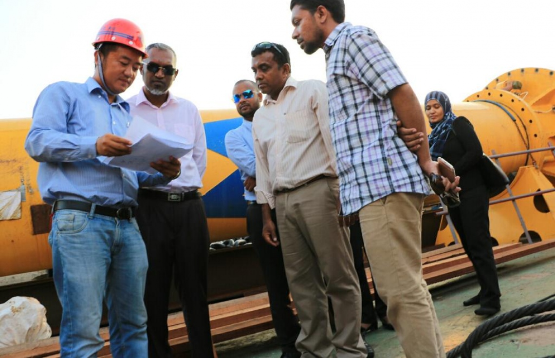 ކުރީގެ ރައީސް އަބްދުﷲ ޔާމީންގެ ވެރިކަމުގައި ސިނަމާލެ ބްރިޖު މަޝްރޫއު ކުރިއަށް ގެންދާ ގޮތް ޑރ. މުއިއްޒު ބައްލަވަނީ: އެތައް ބަޔަކަށް ލުއިފަސޭހަތައް ގެނެސްދިން ބްރިޖުގެ މަޝްރޫގައި އަމަލީ ގޮތުން އެންމެ އިސްކޮށް ހުންނެވީ ޑރ، މުއިއްޒު.