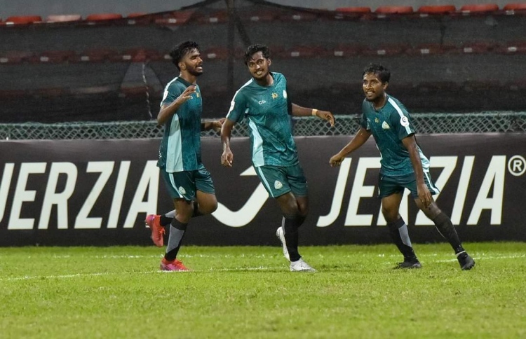 ގްރީން ތިން ވަނަ އަށް، ގްރާންޑޭ އަށް ދެ ރަތް ކާޑު