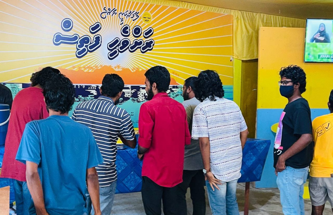 ރަށެއްގައި "ރަށްވެހި ފަތިސް" ކެމްޕެއިން ކުރަނީ: ގިނަ ވައުދުތައް ނުފުއްދޭ