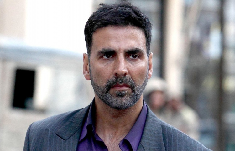 އަކްޝޭ ކުމާރުގެ ރިހޭފައިމައްޗަށް ފޮއި