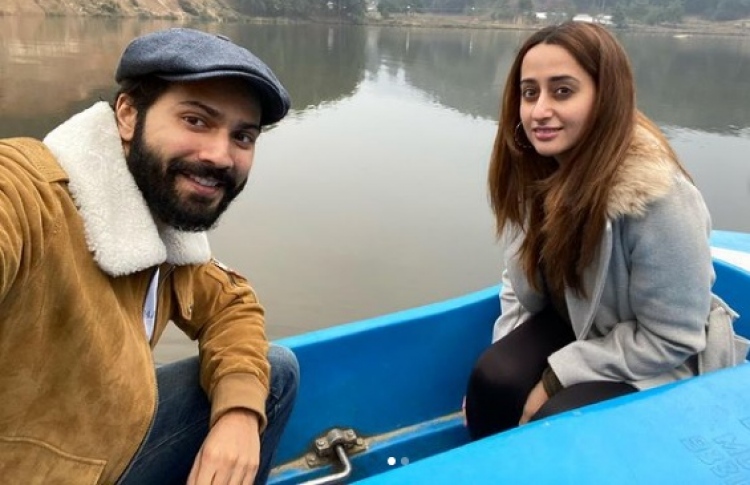 ވަރުންގެ ފަރާތުން އެއްލައްކަ ރުޕީސްގެ އެހީއެއް