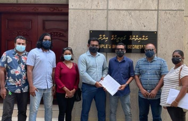 ބިދޭސީން ގެންނަ ކުންފުނިތަކުގެ މައްސަލަ ހައްލުކޮށްދޭން އެދި ޕެޓިޝަނެއް