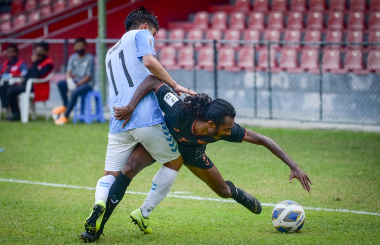 އީގަލްސް - އަބަހަނީ މެޗު ނޭޕާލްގައި