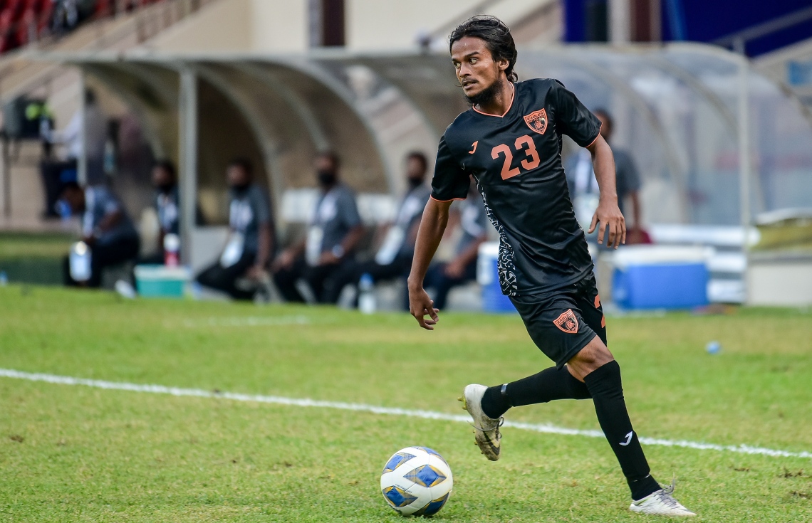 މާލެ: އޭޕްރިލް 8، 2021: އޭއެފްސީ ކަޕް ކޮލިފައިން: އީގަލްސް - ތިމްޕޫ:  ބޫޓާން ތިމްޕޫ ސިޓީ އަތުން 2-0 އިން މޮޅުވެ، ކްލަބް އީގަލްސް ޕްރިލިމިނަރީގެ ދެވަނަ ބުރަށް ވަނީ ދަތުރުކޮށްފައި. މިއީ އީގަލްސްގެ 31 އަހަރުވީ ތާރީހުގައި އެ ޓީމު ކުޅެގެން، ބައިނަލްއަގުވާމީ މޮޅެއް ލިބުނު ފުރަތަމަ ފަހަރު-- ފޮޓޯތައް: ނިޝާން އަލީ /މިހާރު