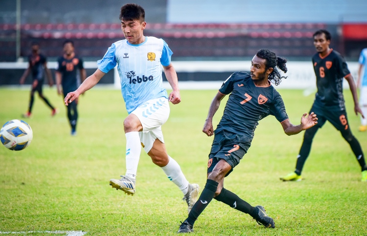 އީގަލްސް - އަބަހާނީ މެޗު ކުޅޭނީ ބަންގާޅުގައި