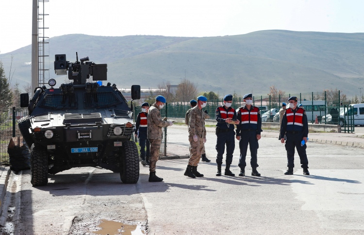 ތުރުކީ ބަޣާވާތުގެ އިސް އޮފިސަރުން އުމުރަށް ޖަލަށް