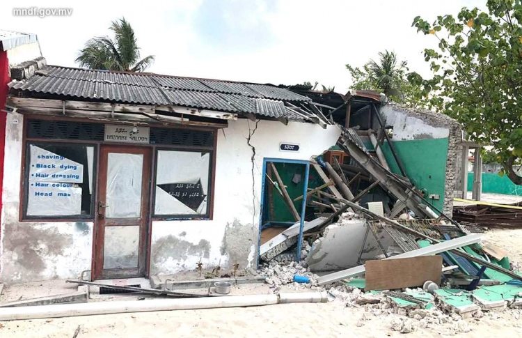 ހީވީ ބޮމެއް ގޮވިހެން، އިރުކޮޅަކުން ގެ ބިމާ ހަމަ!