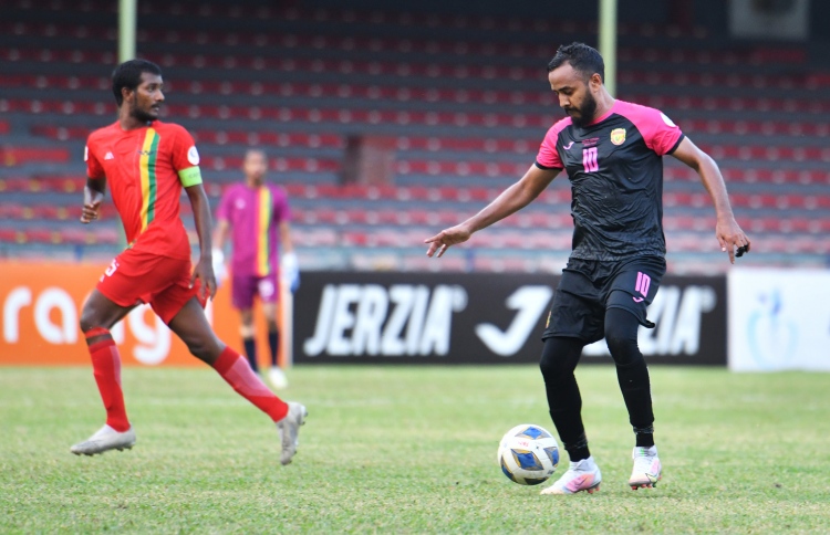 ގްރާންޑޭ ބަލިކޮށް، ޔޫވީ އަށް ލީގުގައި ފުރަތަމަ މޮޅު