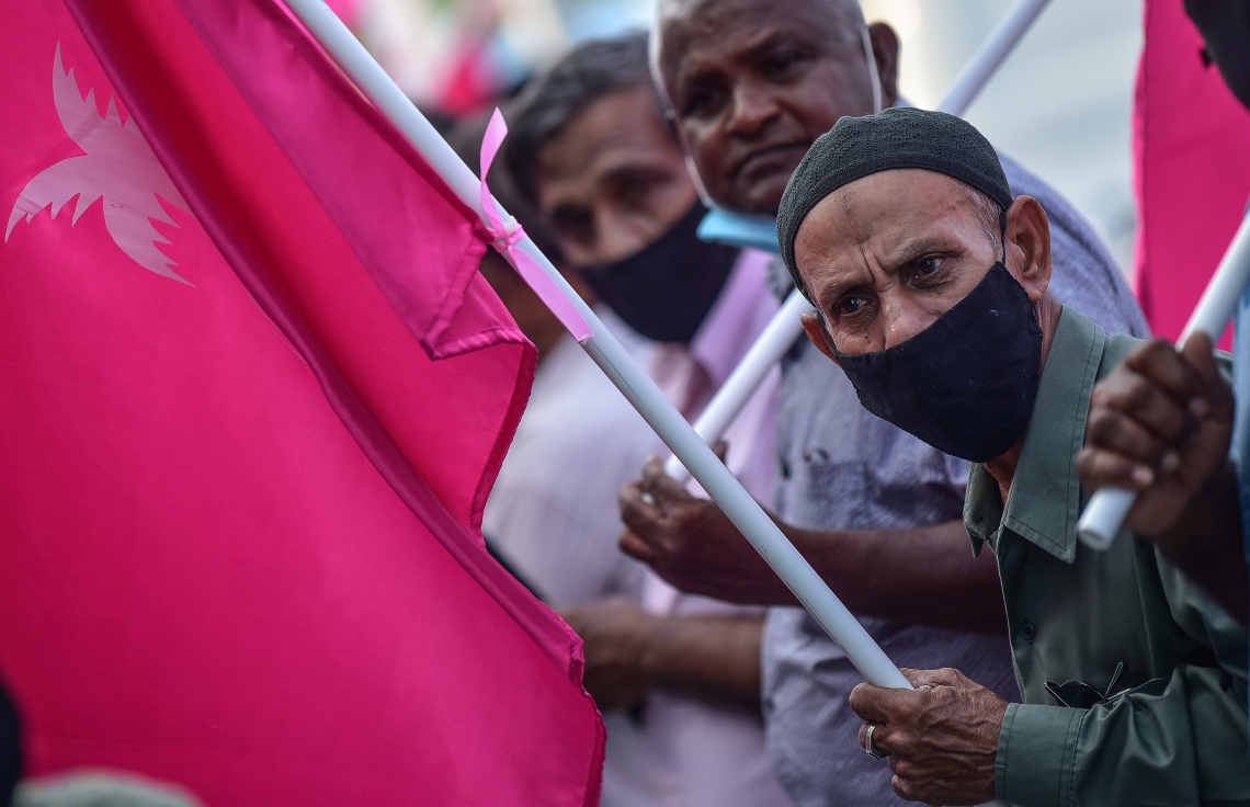 އޭޕްރިލް 9، 2021: ޕީޕީއެމް އޮފީސް ކުރިމަތީގައި ބޭއްވި އެޕާޓީގެ ލޯކަލް ކައުންސިލް ކެމްޕޭން ނިންމާލި ޖަލްސާގެ ތެރެއިން--. ފޮޓޯ:ނިޝާން އަލީ/މިހާރު