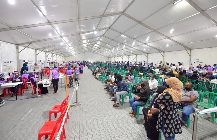 އިންތިހާބަށް މާލޭގެ ދެ ތަނެއްގައި 40 ޓެންޓު ޖަހަނީ