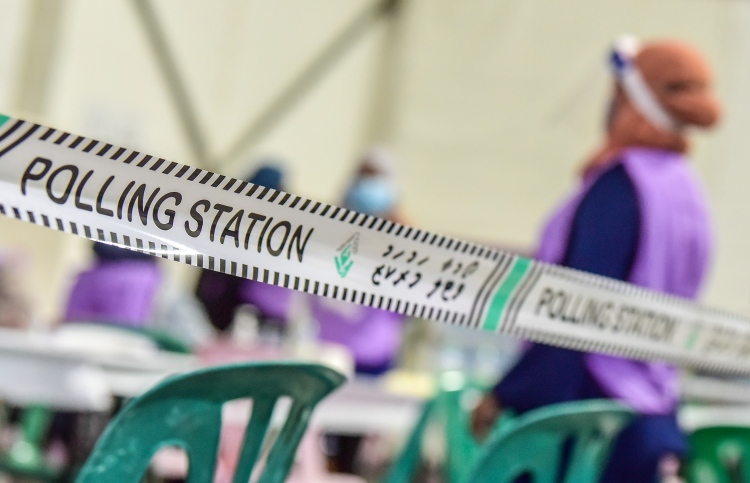 މަޖިލީހަށް ވާދަކުރާ ސިވިލް ސާވަންޓުންގެ ވަޒީފާ ގެއްލޭނެ