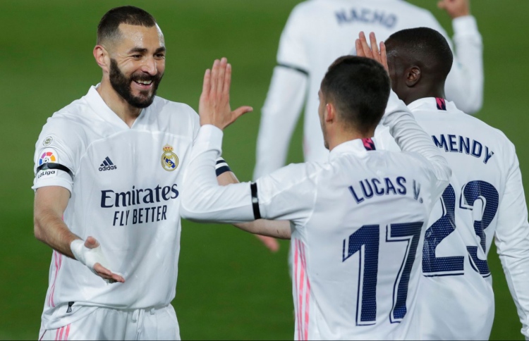 ބާސާ ބަލިކޮށް ރެއާލް ތާވަލްގެ އެއްވަނަ އަށް