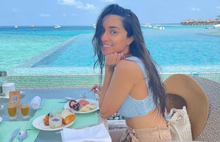 ޝްރަދާގެ އިންސްޓަގެ 60 މިލިއަން ރާއްޖޭގެ ފޮޓޯއަކުން