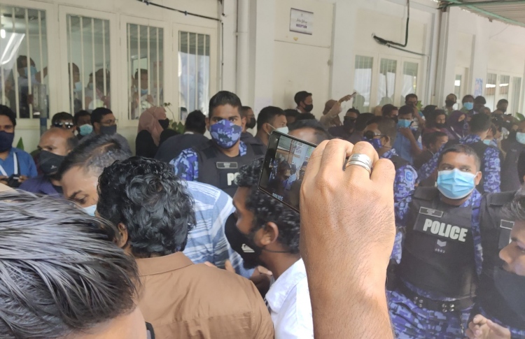 ވޯޓު ފޮށިތަކެއް އަލުން ގުނުމާ ދިމާކޮށް ހަމަނުޖެހުމެއް