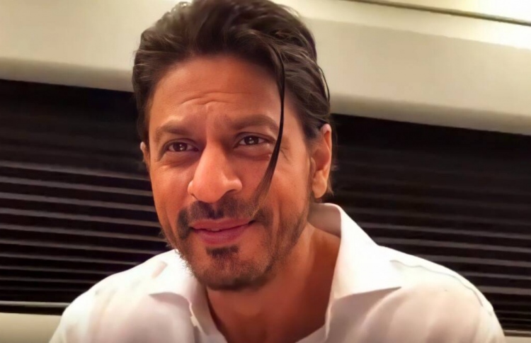 "ޕަތާން" ގެ ސެޓުން ކޮވިޑް ފެނި ޝާހްރުކް ކަރަންޓީނަށް