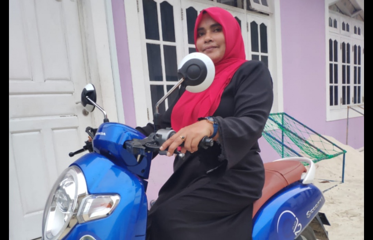 ދިގުރަށުން ހޮވާފައި މިހުރީ ގަދަ ކައުންސިލަރެއް!