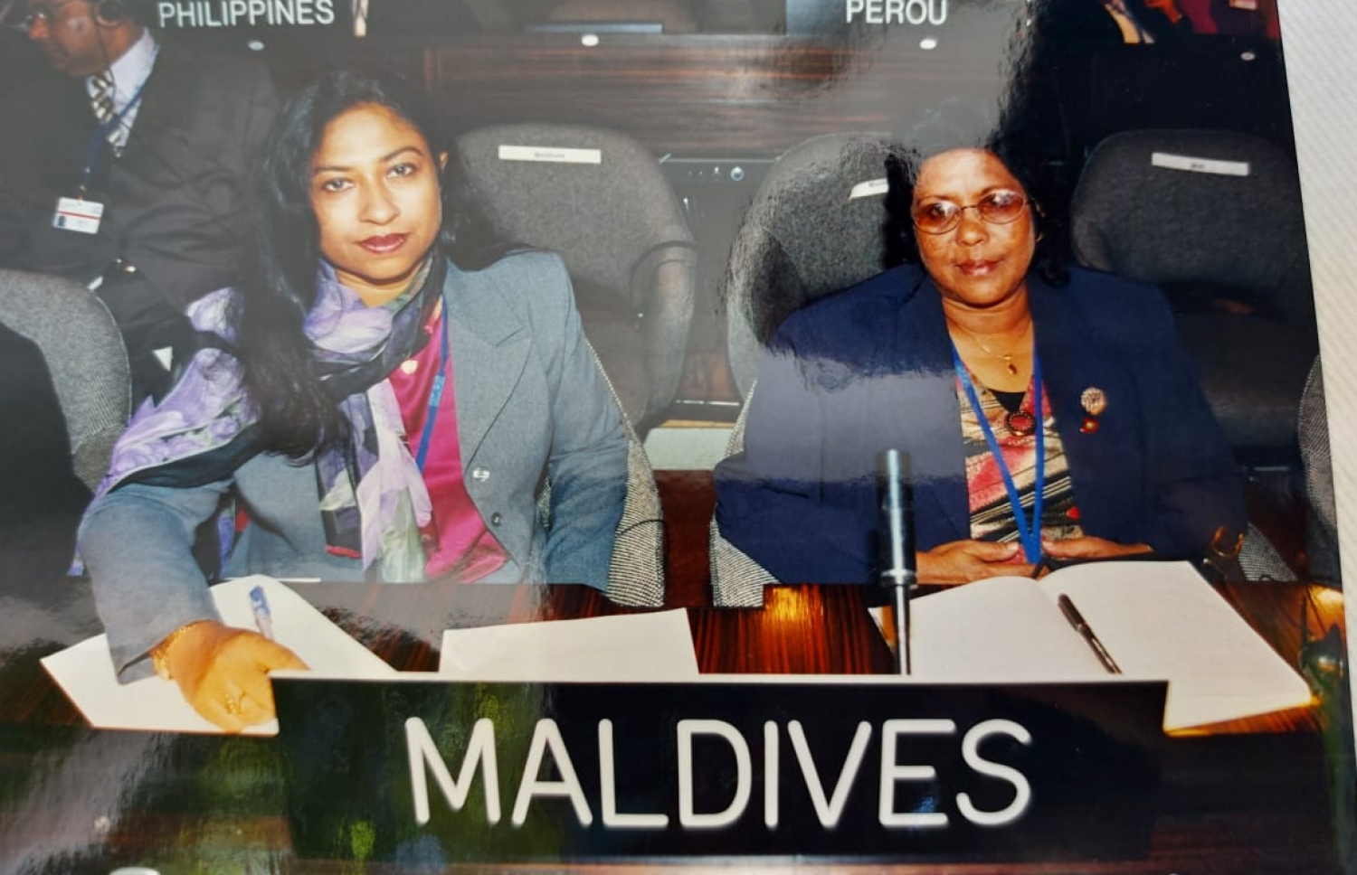 ރާއްޖެ އިން ބޭރުގައި އޮތް ބައްދަލުވުމެއްގައި ނާއިލާ އާއި ކުރީގެ ޕްރިންސިޕަލް ޖަމީލާ ބައިވެރިވެވަޑައިގަންނަވަނީ.