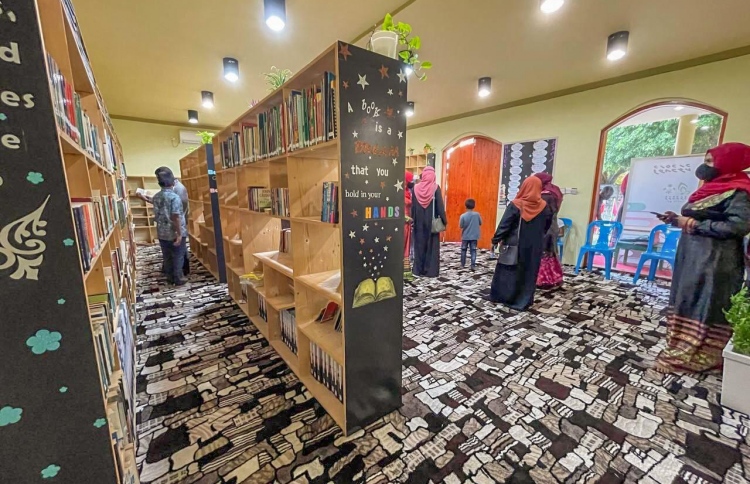 ބީއެމްއެލްގެ އެހީ ފުވައްމުލަކު ލައިބްރަރީ އަށް