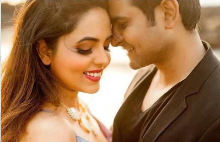 އިންޑިއާގެ ދެ ކޮމީޑިއަނަކު އެންގޭޖްވެއްޖެ