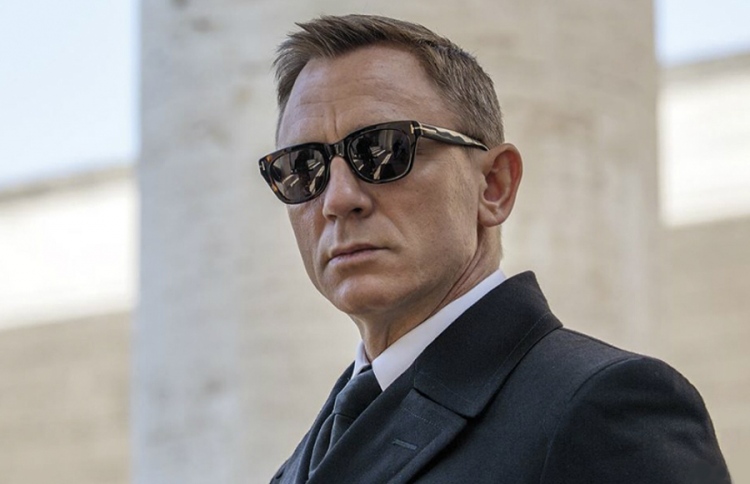 އަނެއްކާ ވެސް ޖޭމްސް ބޮންޑް ތީމްގެ އައިނު ކަލެކްޝަނެއް