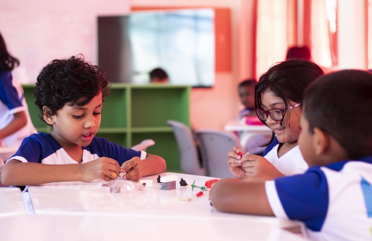 ބިލަބޮންގް/ ފިންލޭންޑް ސްކޫލުގެ އެޑްމިޝަން ހުޅުވާލަނީ