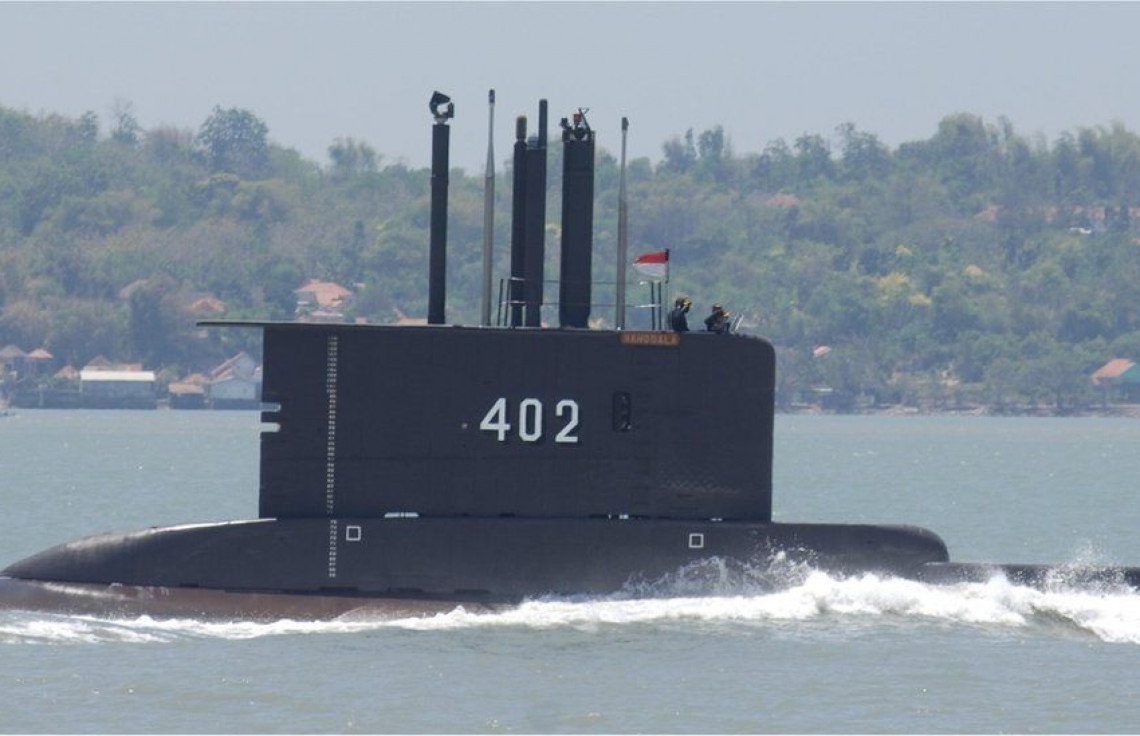 53 މީހުންނާއެކު އިންޑޮނީޝިއާގެ ސަބްމެރިނެއް ގެއްލިއްޖެ