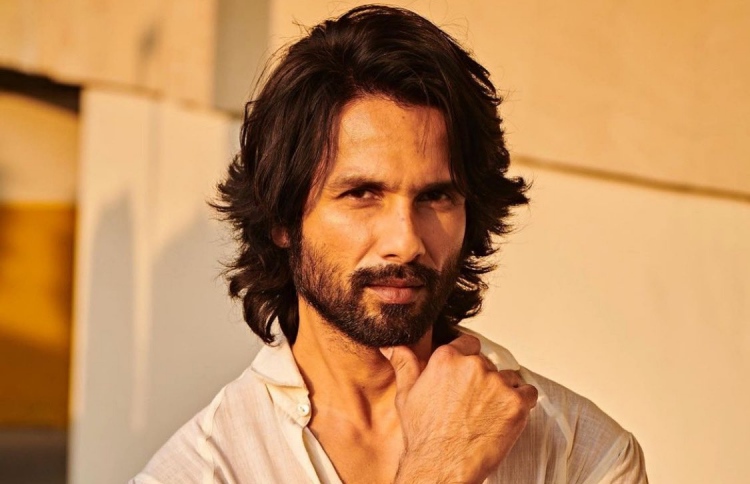 ނެޓްފްލިކްސްއާ އެކު ޝާހިދު ޕްރޮޑިއުސަރަކަށް