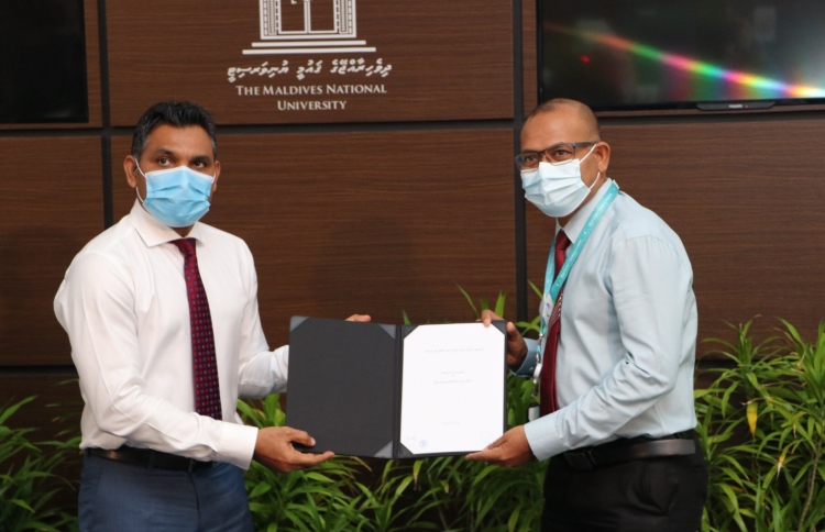 ތެރަޕިއުޓިކް ކޯސް ހަދާ މީހުންނަށް ކުންފުނިތަކުގެ އެހީ