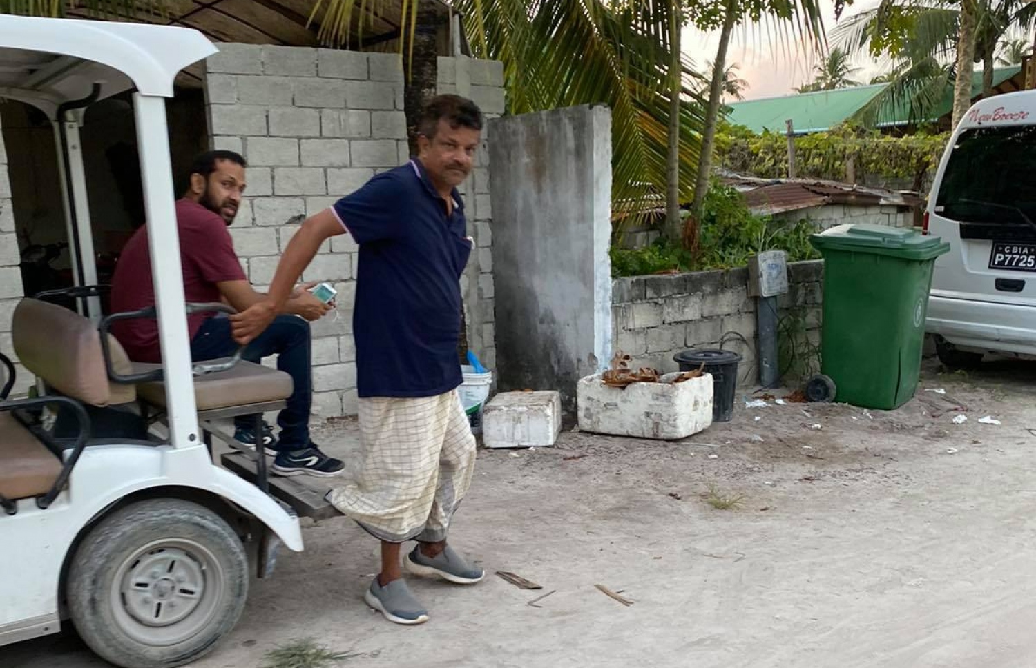 އިންޑިއާގެ ޓޫރިސްޓުންތަކެއް ތޮއްޑޫގައި