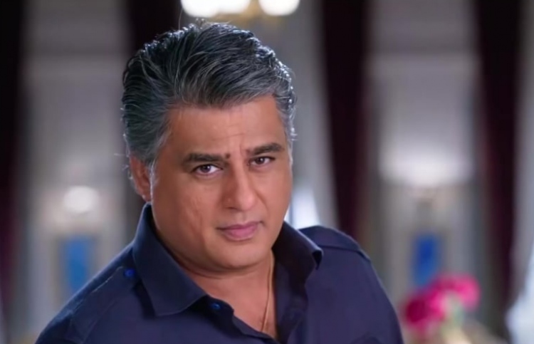 ކޮވިޑާ ހެދި އައްޔޫބް ޚާން ހާލުގައިޖެހިފައި