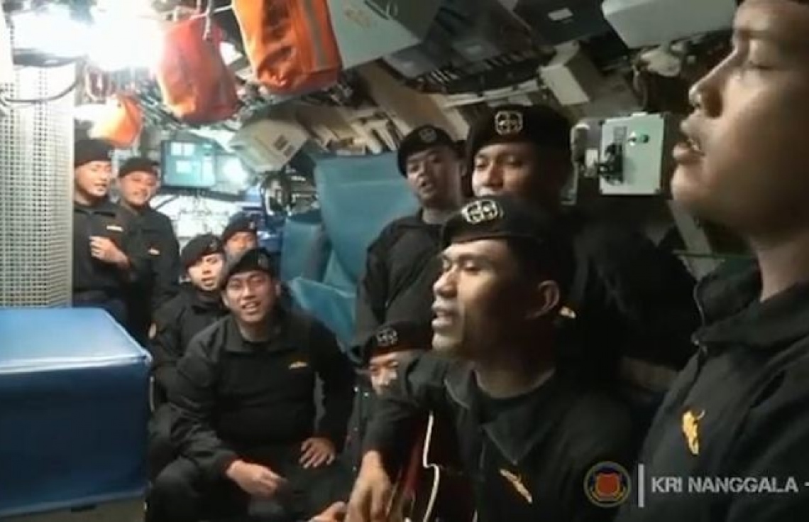 ފެތުނު ސަބްމެރިންގެ ފަޅުވެރިން ލަވަކިޔަނީ