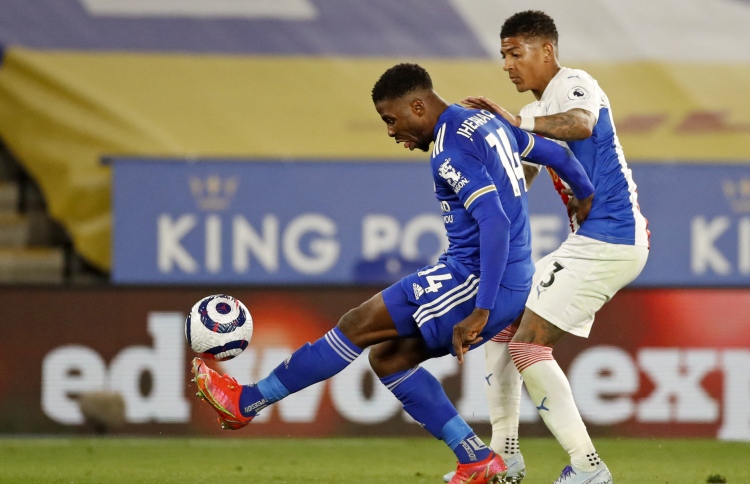 ޕެލެސް ބަލިކޮށް ލެސްޓާ ލީޑު ދަމަހައްޓައިފި