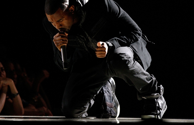 ކާންޔޭގެ ޝޯއެއް އަންނަ އެޕްރީލް މަހު އިންޑިއާގައި ބާއްވަނީ