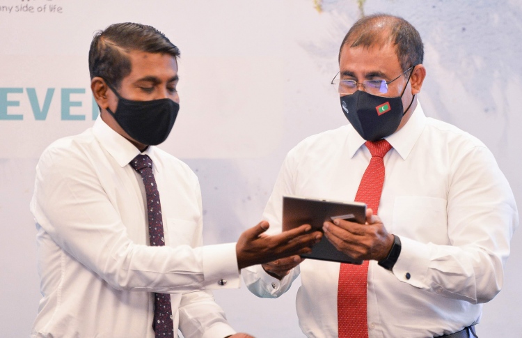 ޓޫރިޒަމްގެ އެންމެންނަށް ވެކްސިން ދޭން ކެމްޕޭނެއް