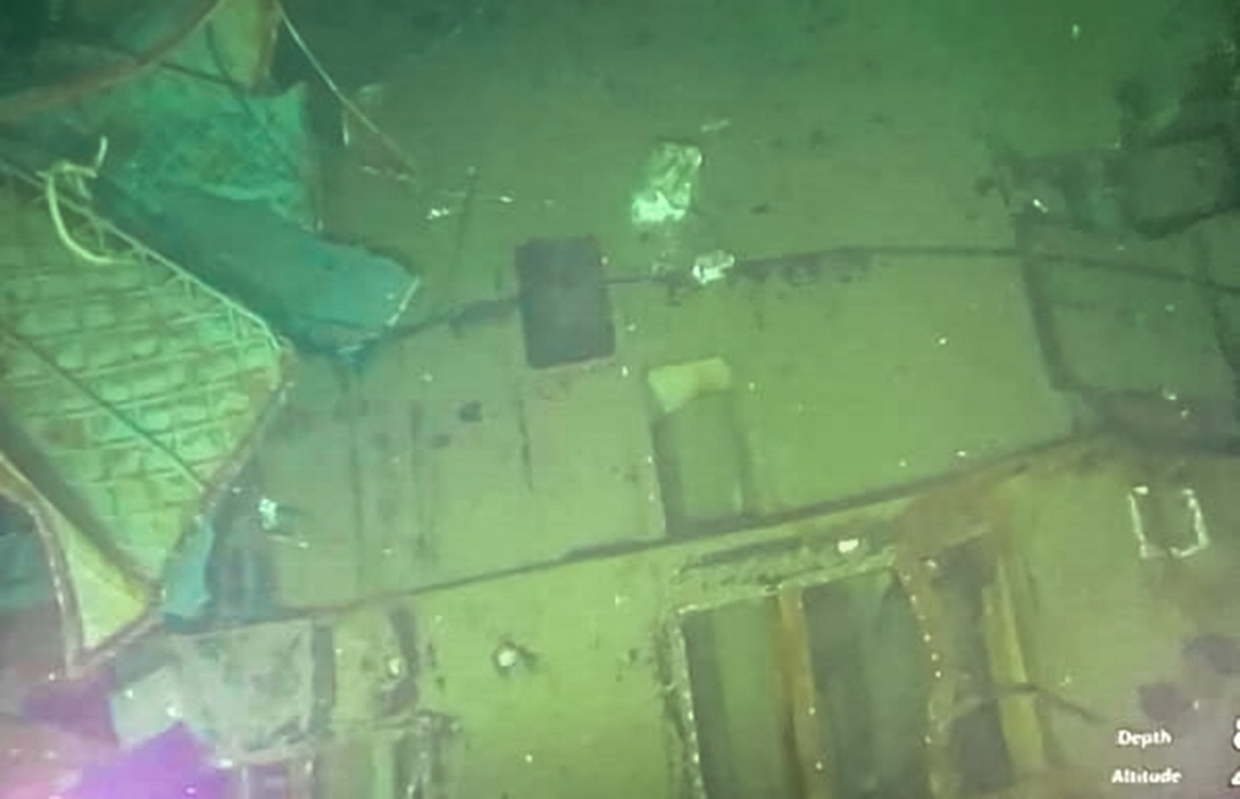 ކަނޑު އަޑީގައި އޮތް އިންޑޮނީޝިއާގެ ސަބްމެރިން ނަގަނީ