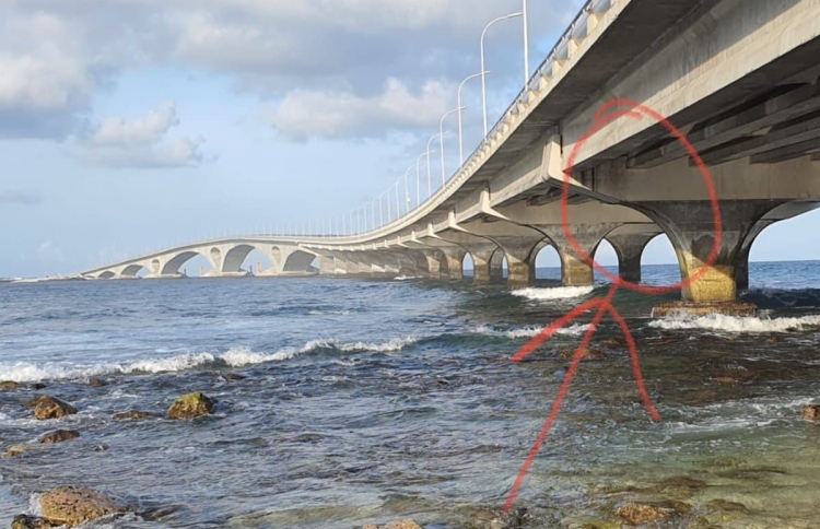 ބްރިޖުގައި ރެނދެއް ނޫން، ފެން ފައިބާ ރޮނގެއް!