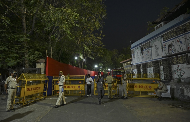 ކޮވިޑް ކޭސްތައް ގިނަވެ، އައިޕީއެލް މެދުކަނޑާލައިފި