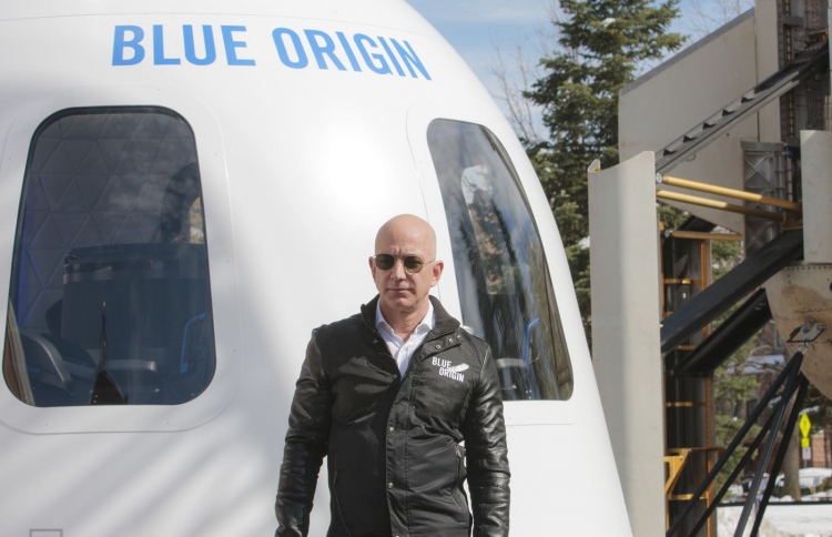 ބްލޫ އޮރިޖިންގެ ފުރަތަމަ ޖައްވީ ދަތުރު ޖުލައިގައި